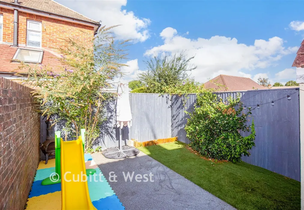 Garden (Updated) - Mill Road, Burgess Hill, West Sussex - Wards of Kent