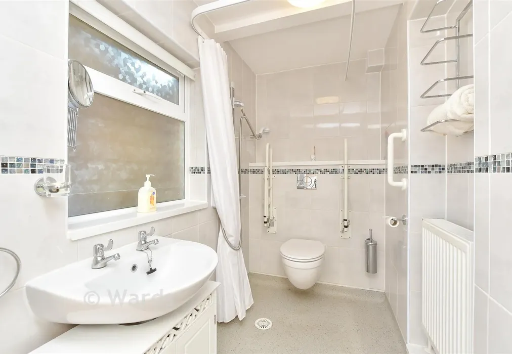 Wet Room - Sunnymead Avenue, Gillingham, Kent - Wards of Kent