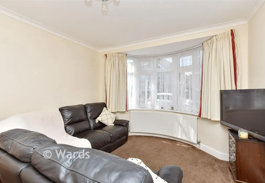 Lounge - Sunnymead Avenue, Gillingham, Kent - Wards of Kent