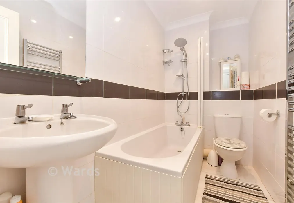 Bathroom - Alfred Road, Dover, Kent - Wards of Kent