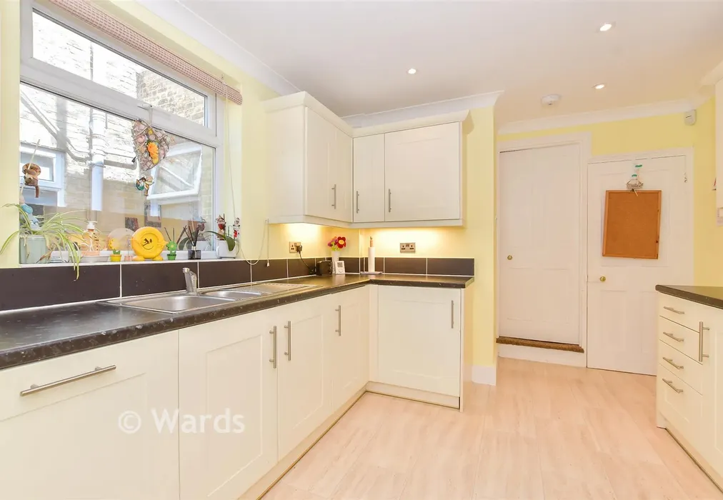 Kitchen - Alfred Road, Dover, Kent - Wards of Kent