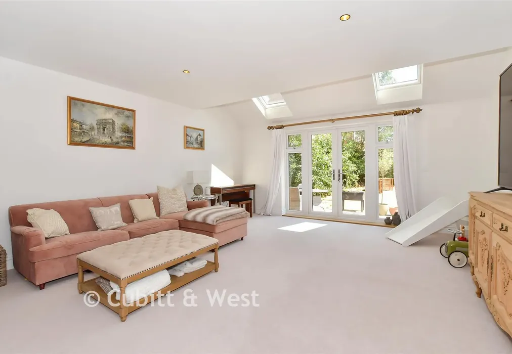 Lounge - Windacres Farm Lane, Rudgwick, Horsham, West Sussex - Wards of Kent
