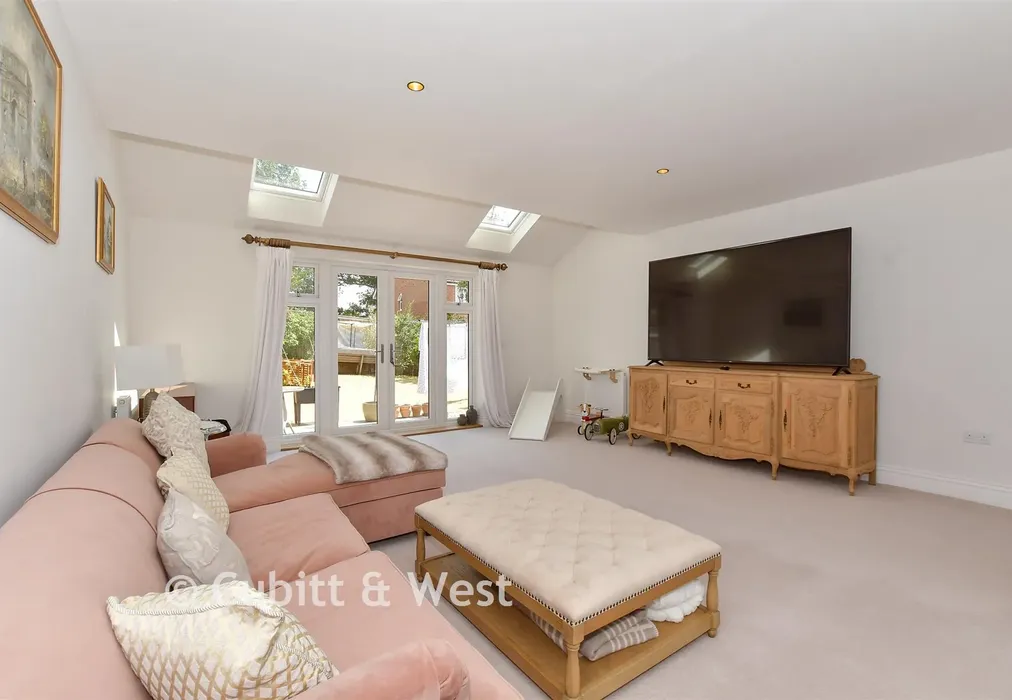 Lounge - Windacres Farm Lane, Rudgwick, Horsham, West Sussex - Wards of Kent
