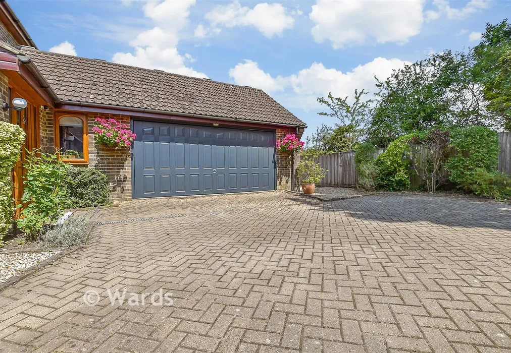 Garage - Ashford Road, High Halden, Kent - Wards of Kent
