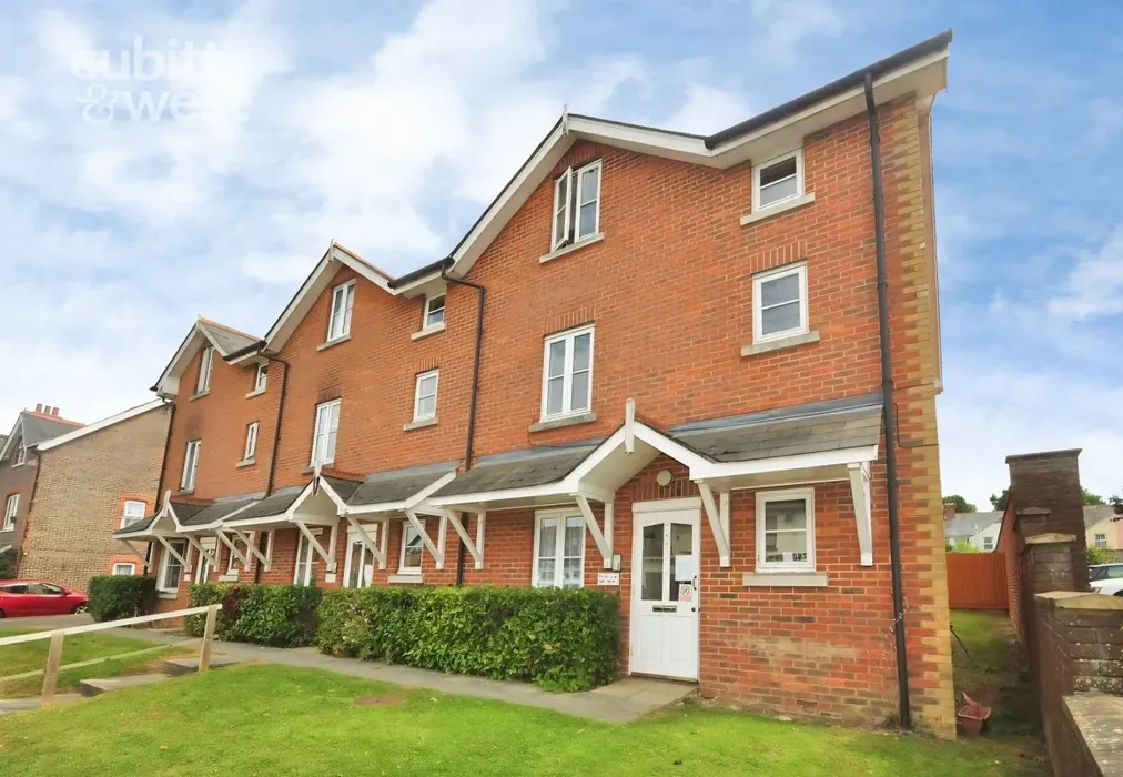 External - Lion Mews, Framfield Road, TN22 - Wards of Kent