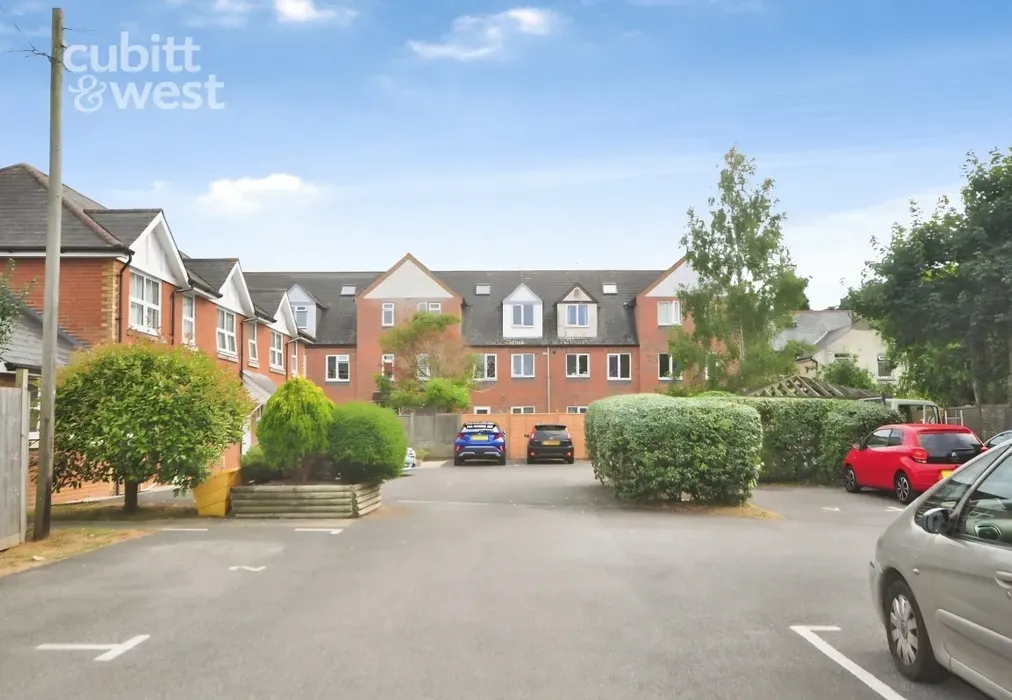 Parking - Lion Mews, Framfield Road, TN22 - Wards of Kent