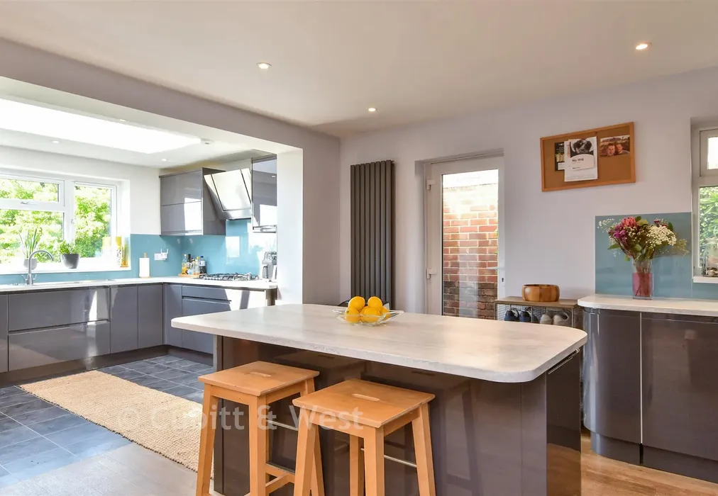 Kitchen - Crescent Drive North, Woodingdean, Brighton, East Sussex - Wards of Kent