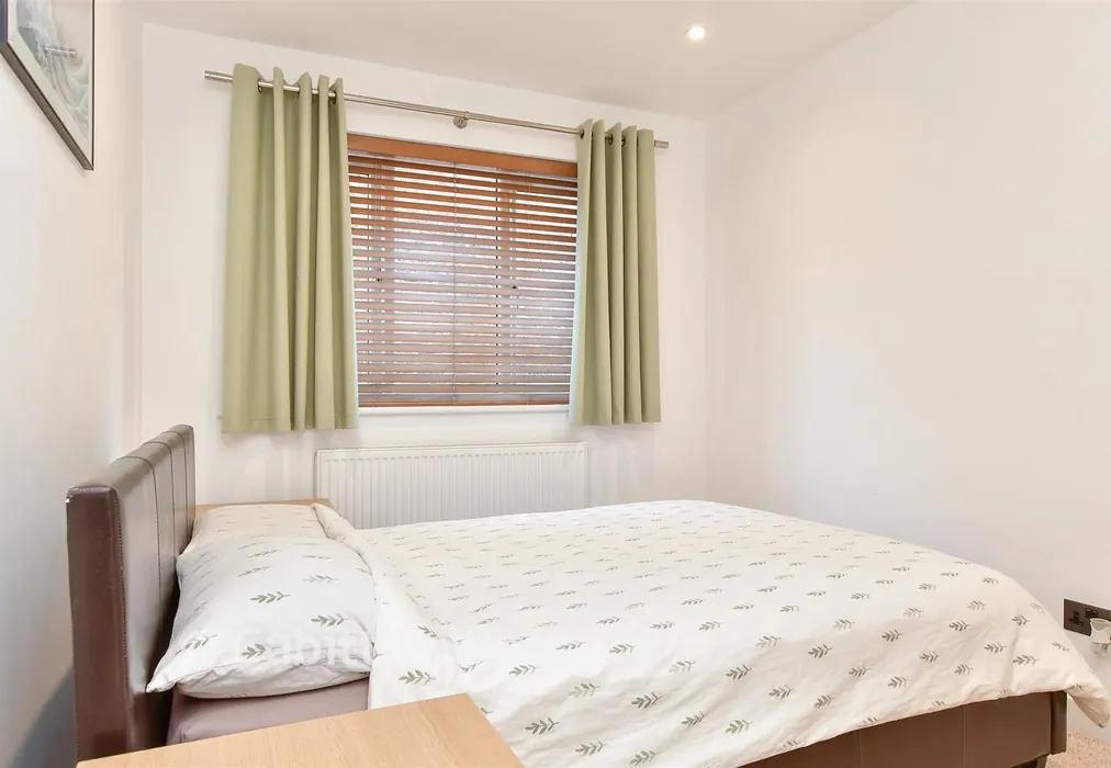 Bedroom 2 - Crescent Drive North, Woodingdean, Brighton, East Sussex - Wards of Kent