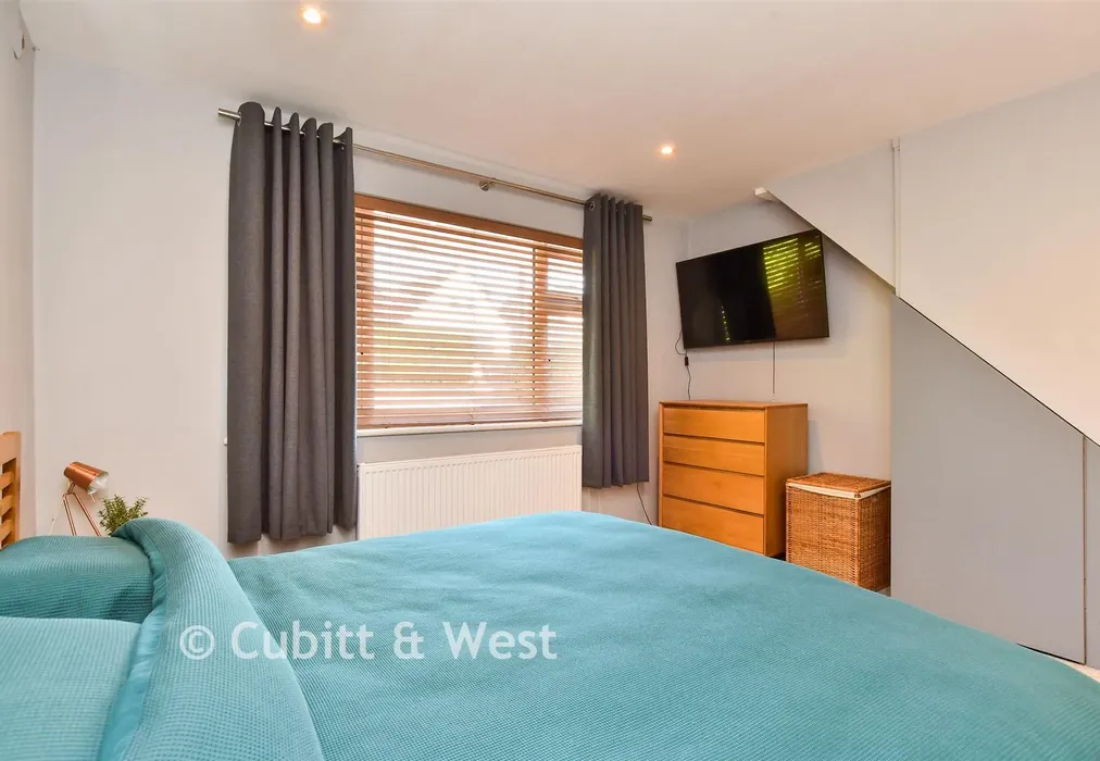 Bedroom 1 - Crescent Drive North, Woodingdean, Brighton, East Sussex - Wards of Kent