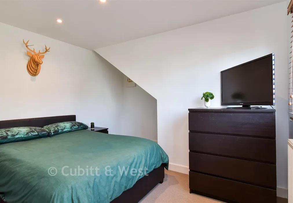 Bedroom 3 - Crescent Drive North, Woodingdean, Brighton, East Sussex - Wards of Kent