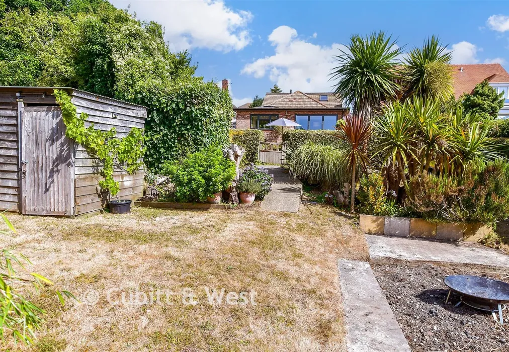 Rear Garden - Crescent Drive North, Woodingdean, Brighton, East Sussex - Wards of Kent