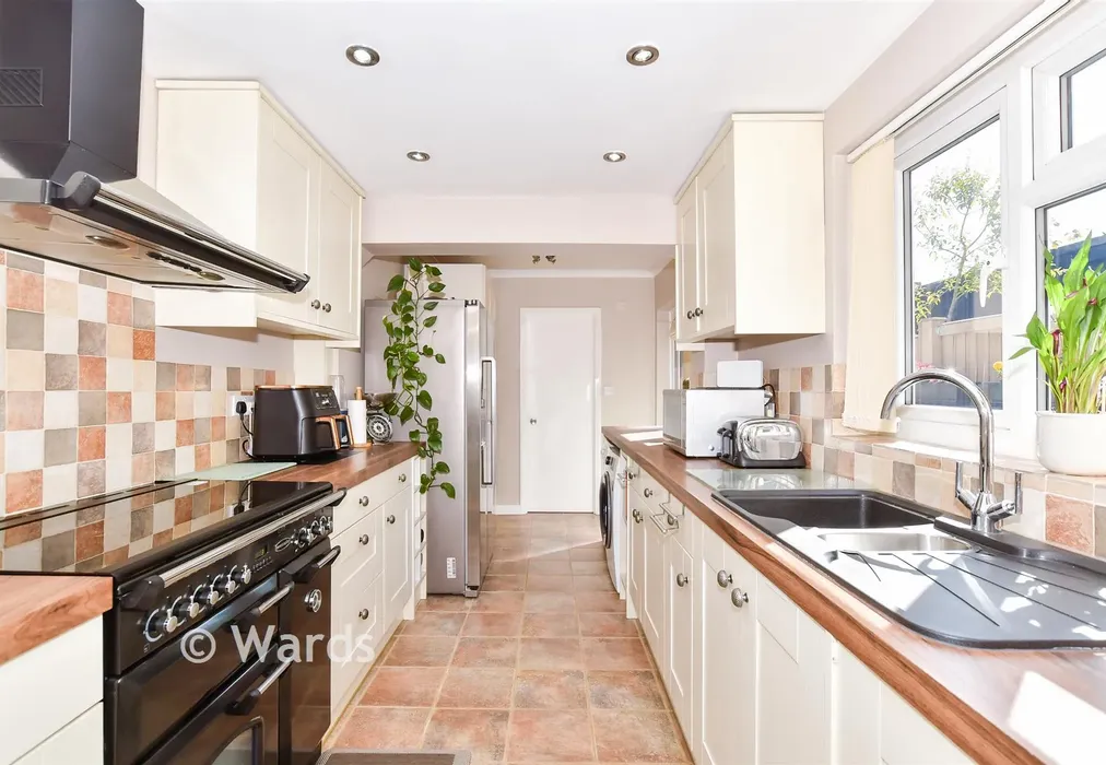 Kitchen - Muir Road, Maidstone, Kent - Wards of Kent