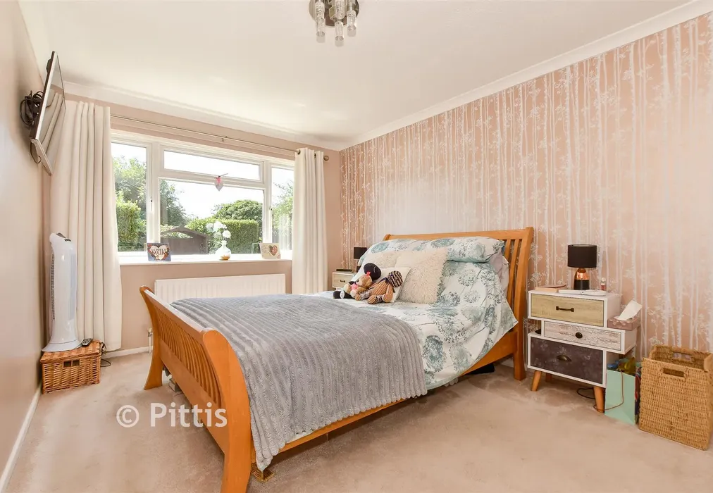 Bedroom 1 - Nicholas Close, Brading, Isle of Wight - Wards of Kent