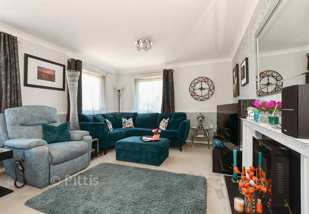 Lounge/ Dining Room - Nicholas Close, Brading, Isle of Wight - Wards of Kent