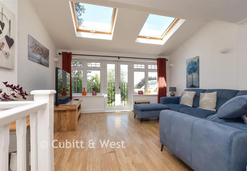 Living Room - Tupwood Gardens, Caterham, Surrey - Wards of Kent
