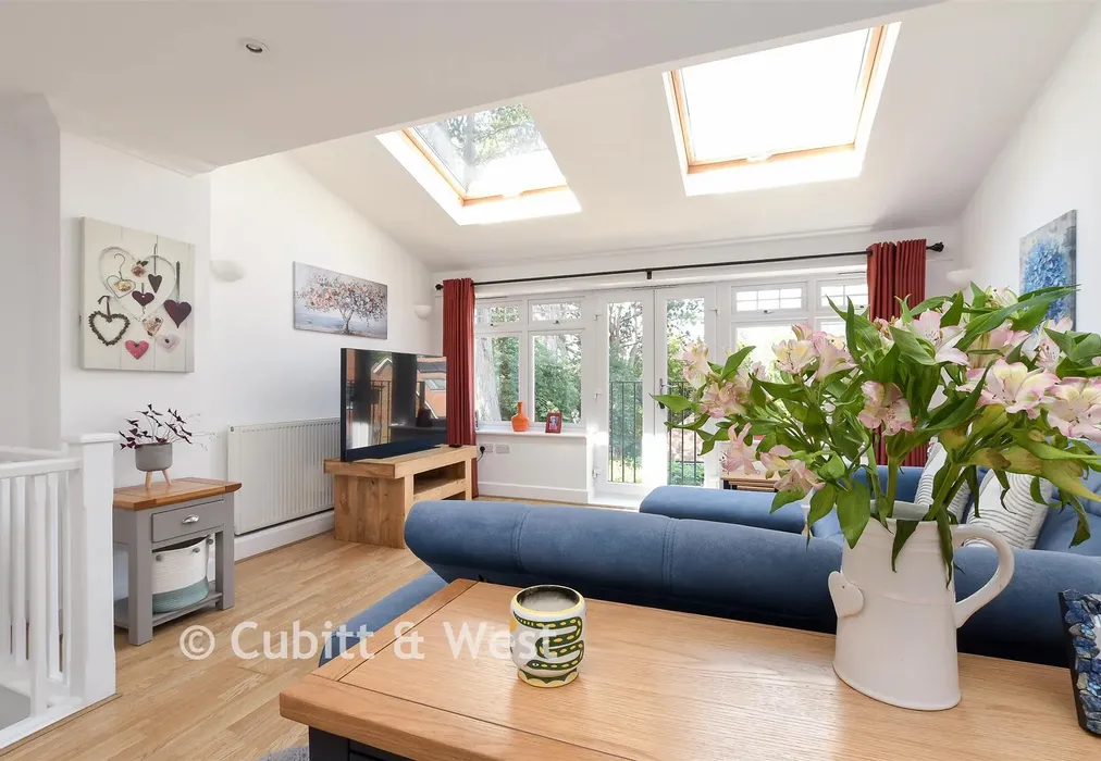 Internal Lifestyle Photograph - Tupwood Gardens, Caterham, Surrey - Wards of Kent