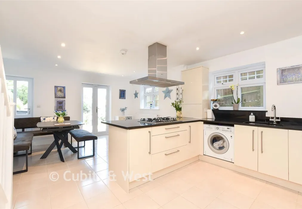 Kitchen/Dining Room - Tupwood Gardens, Caterham, Surrey - Wards of Kent