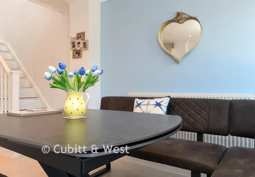 Kitchen/Dining Room - Tupwood Gardens, Caterham, Surrey - Wards of Kent