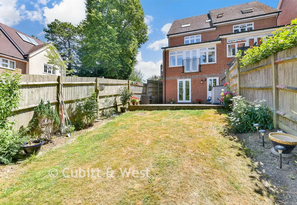 Rear Garden - Tupwood Gardens, Caterham, Surrey - Wards of Kent