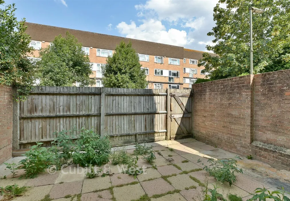 Patio / Decking - Observatory Walk, Redhill, Surrey - Wards of Kent