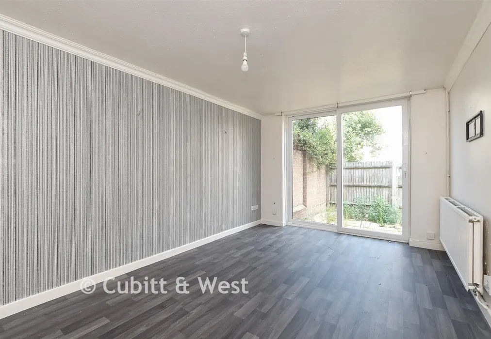 Lounge - Observatory Walk, Redhill, Surrey - Wards of Kent