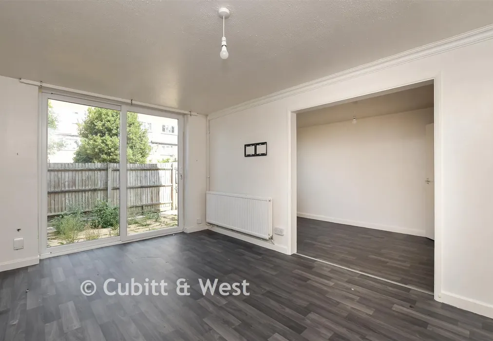 Lounge - Observatory Walk, Redhill, Surrey - Wards of Kent