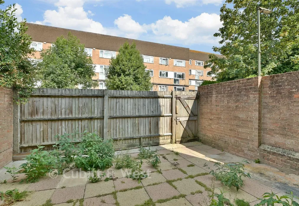 Patio / Decking - Observatory Walk, Redhill, Surrey - Wards of Kent