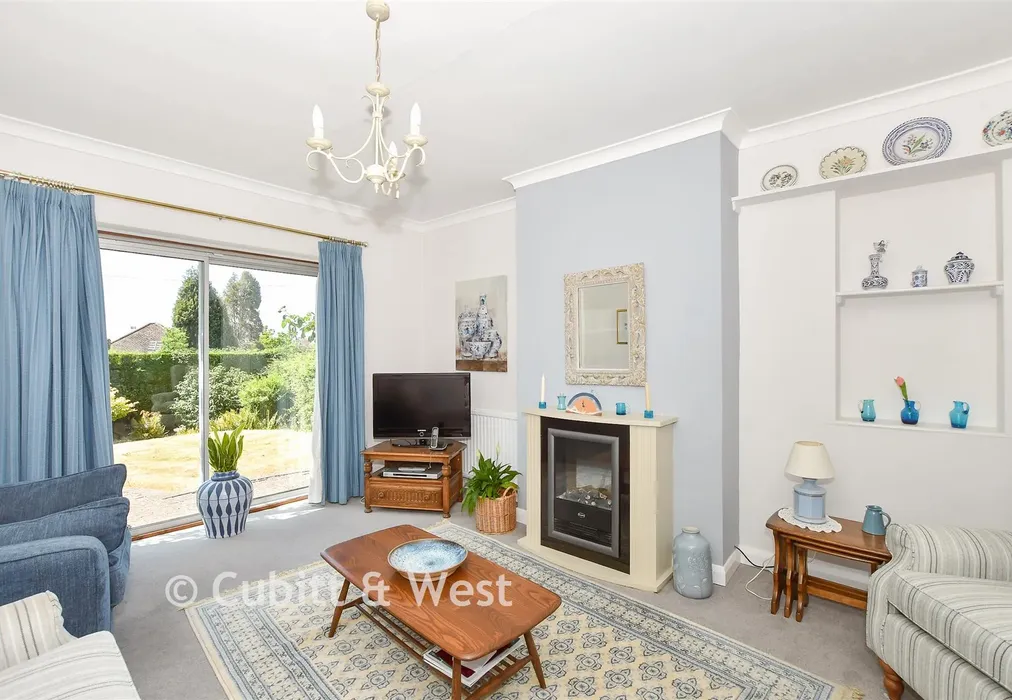 Lounge - High Street, Dormansland, Surrey - Wards of Kent