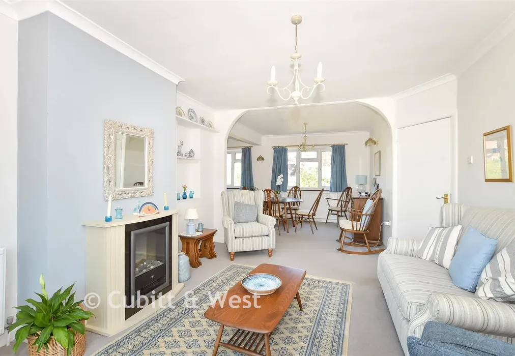 Lounge - High Street, Dormansland, Surrey - Wards of Kent