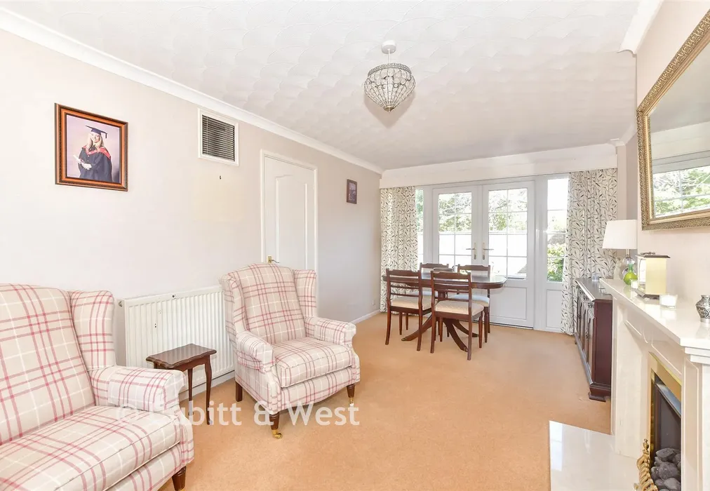Lounge - Havant Farm Close, Havant, Hampshire - Wards of Kent