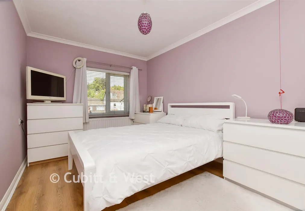 Bedroom - Brighton Road, Purley, Surrey - Wards of Kent