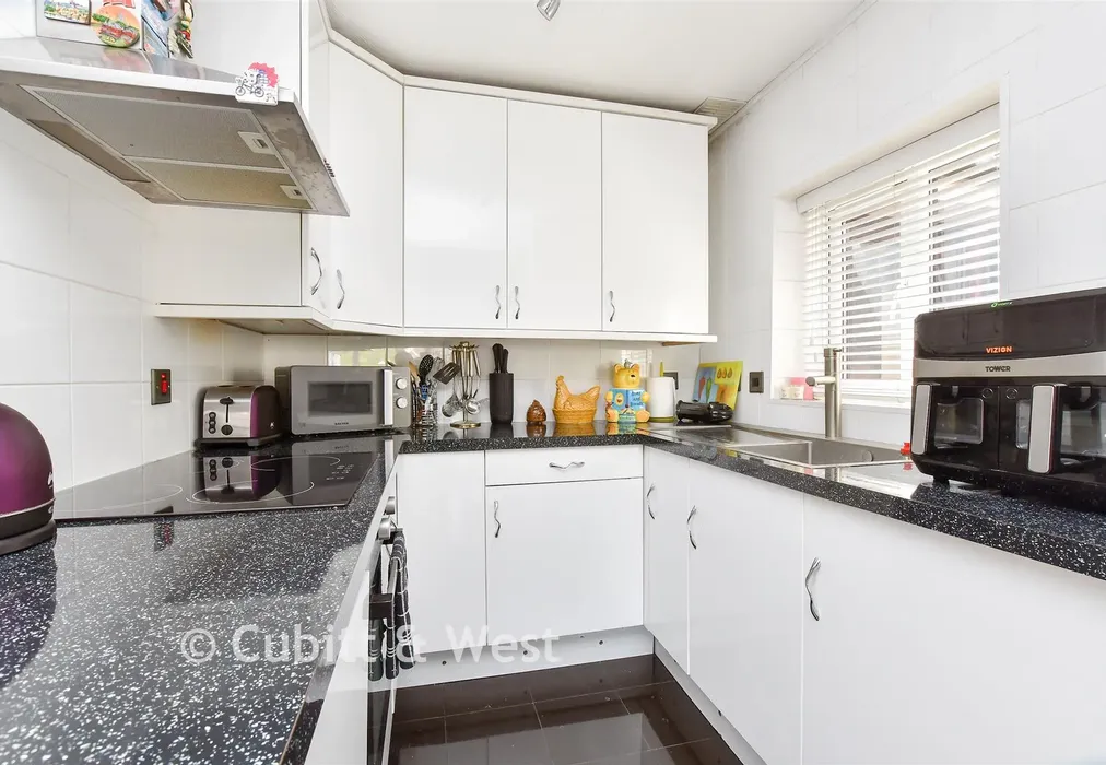 Kitchen / Lounge / Diner - Brighton Road, Purley, Surrey - Wards of Kent