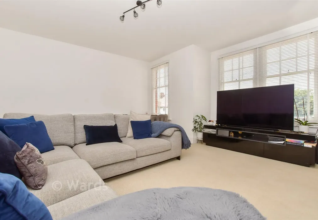 Lounge - Douglas Road, Herne Bay, Kent - Wards of Kent
