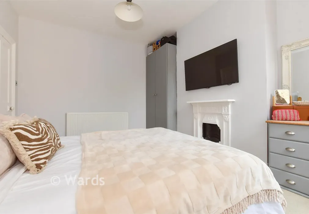 Bedroom 1 - Douglas Road, Herne Bay, Kent - Wards of Kent