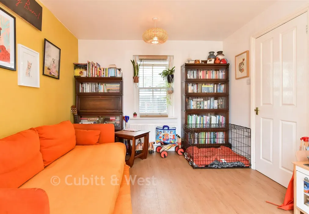 Lounge - Bristol Road, Brighton, Brighton & Hove - Wards of Kent