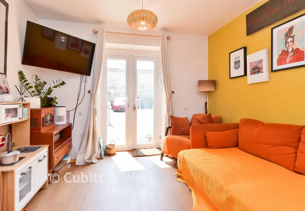 Lounge - Bristol Road, Brighton, Brighton & Hove - Wards of Kent