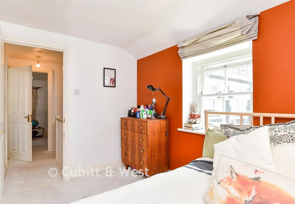 Internal Lifestyle Photograph - Bristol Road, Brighton, Brighton & Hove - Wards of Kent