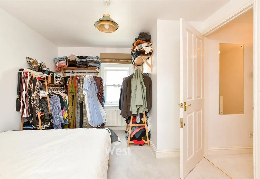 Internal Lifestyle Photograph - Bristol Road, Brighton, Brighton & Hove - Wards of Kent