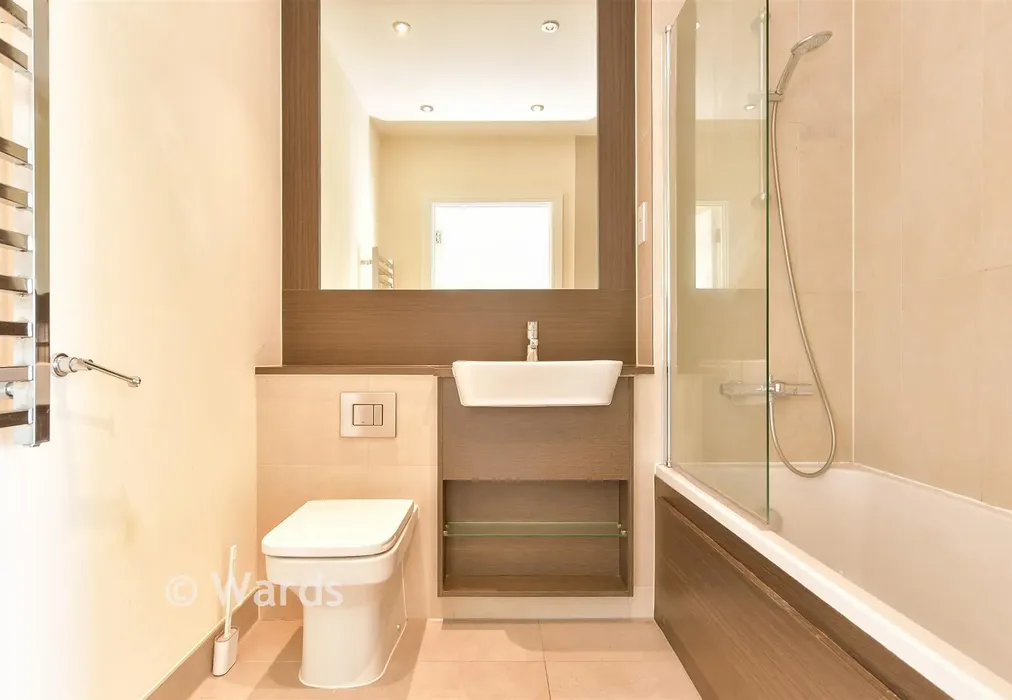 Bathroom - Pegasus Way, Gillingham, Kent - Wards of Kent