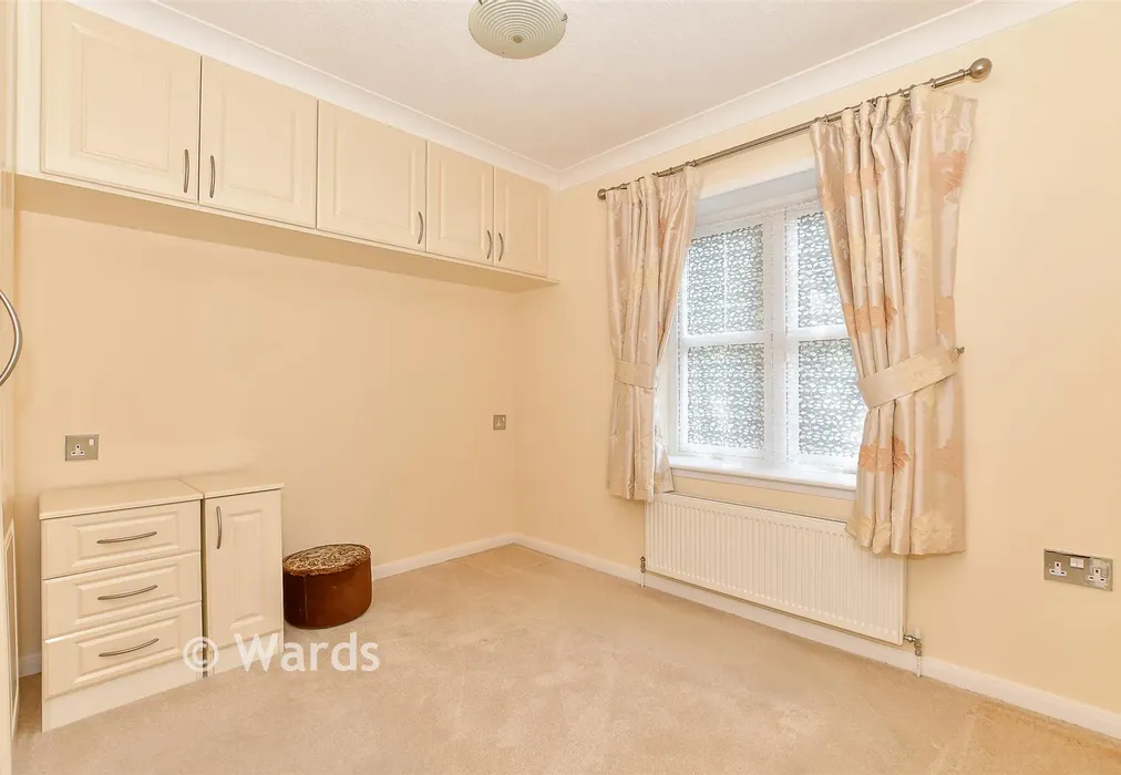 Bedroom 2 - Woodlands Lodge Park, Ashford, Kent - Wards of Kent