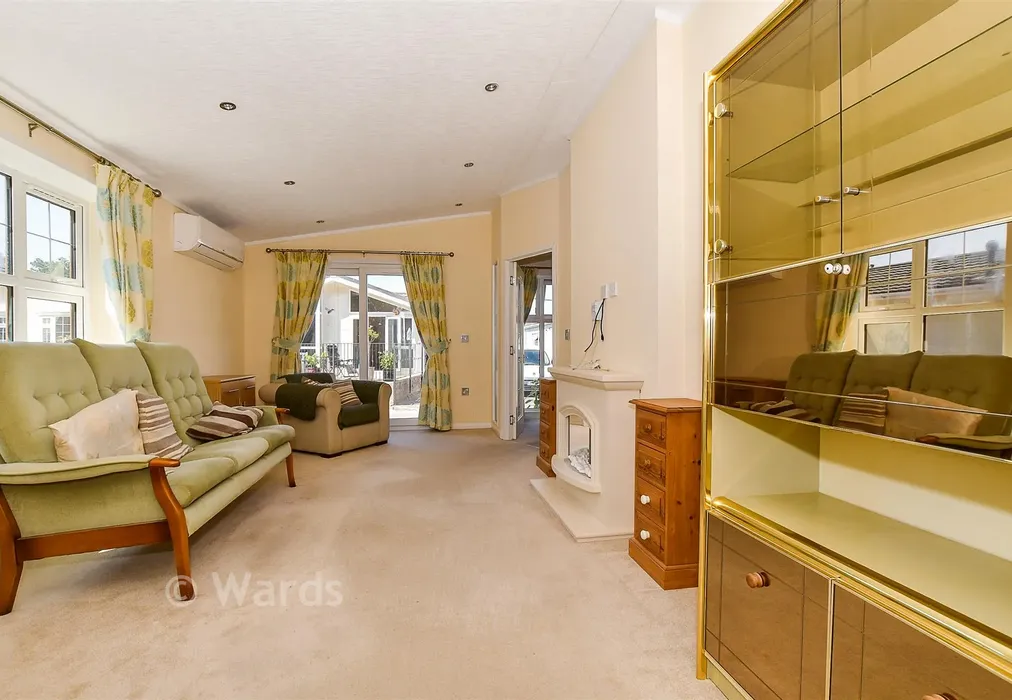 Lounge - Woodlands Lodge Park, Ashford, Kent - Wards of Kent