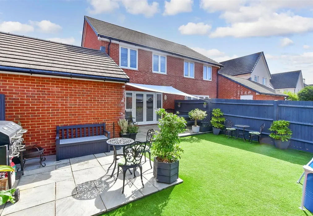 Rear Garden - Tatlow Chase, Littlehampton, West Sussex - Wards of Kent