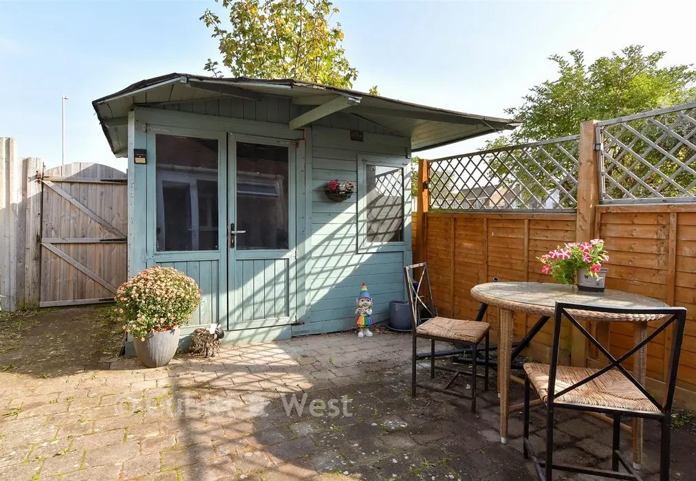 Rear Garden - Pelham Close, Peacehaven, East Sussex - Wards of Kent