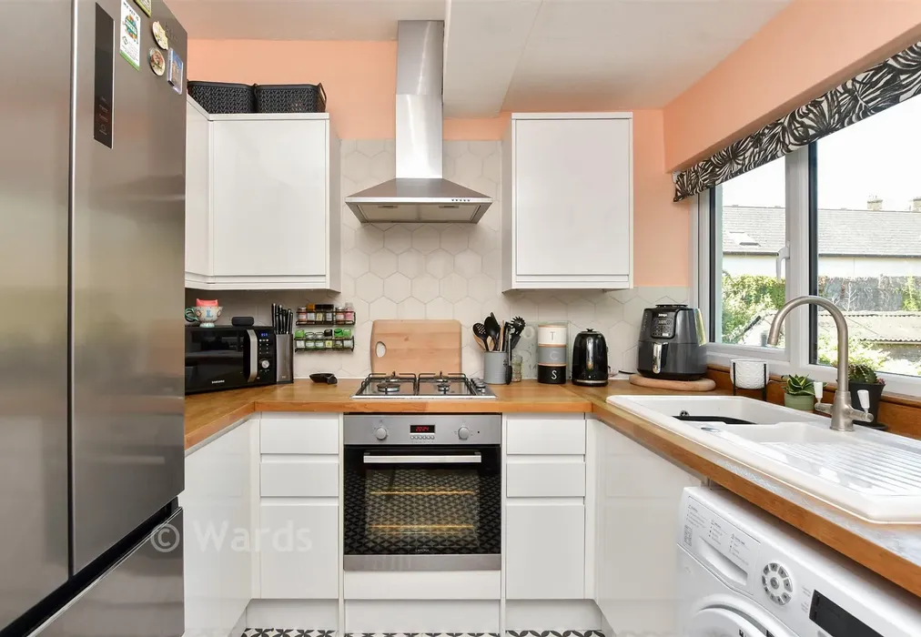 Kitchen - Duncan Road, Ramsgate, Kent - Wards of Kent