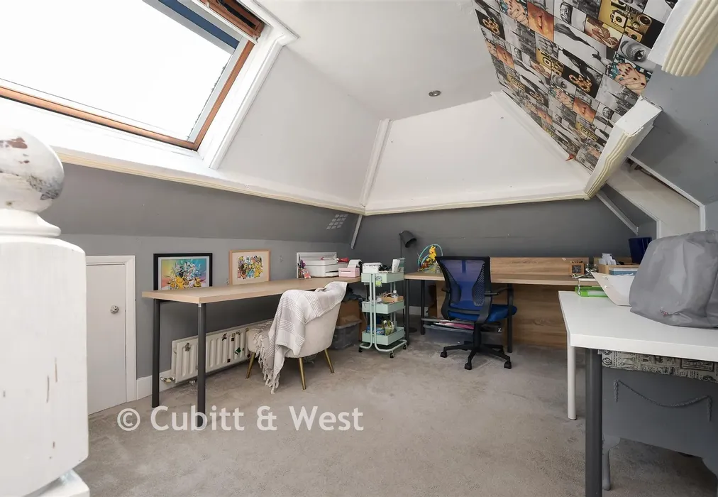 Loft Room - Smallfield Road, Horley, Surrey - Wards of Kent