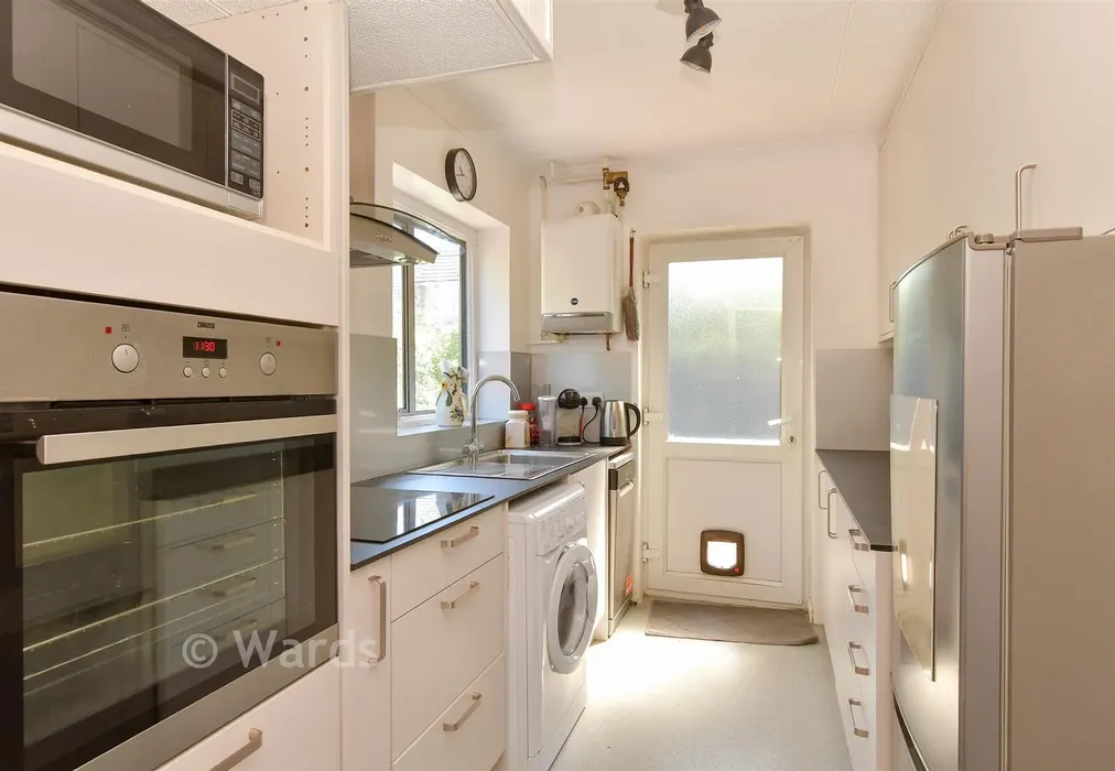 Kitchen - Dryland Road, Snodland, Kent - Wards of Kent