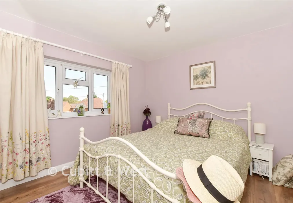 Bedroom 2 - Guillod Cottages, Graffham, Petworth, West Sussex - Wards of Kent
