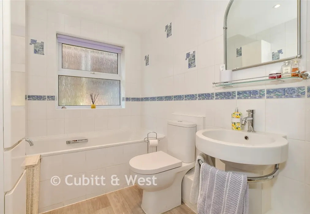 Bathroom - The Crescent, Horsham, West Sussex - Wards of Kent