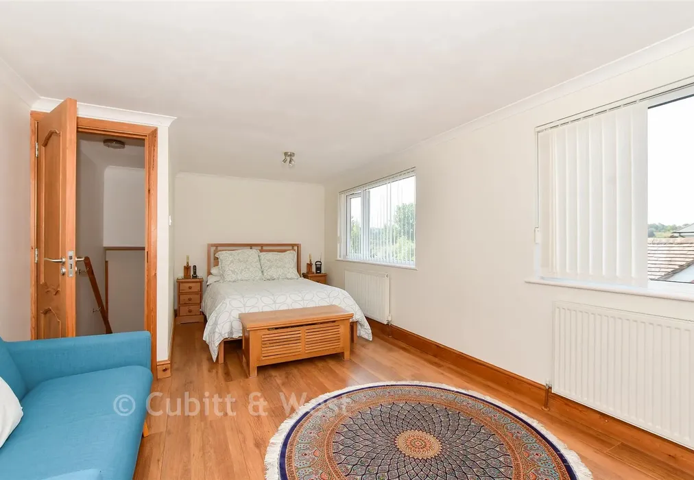 Bedroom 1 - The Crescent, Horsham, West Sussex - Wards of Kent