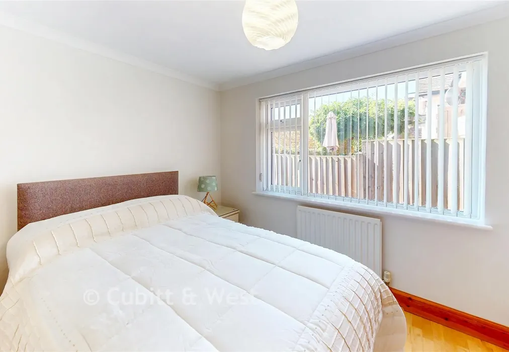 Bedroom 3 - The Crescent, Horsham, West Sussex - Wards of Kent